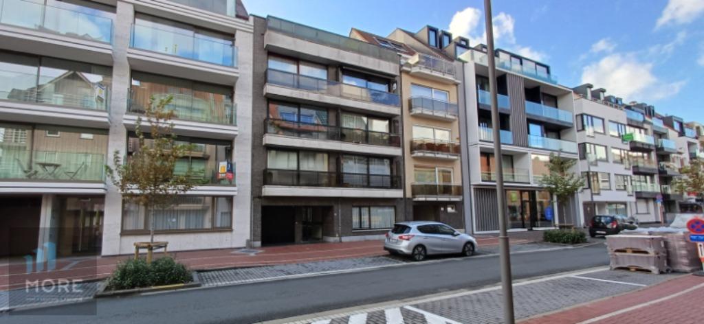 Appartement en garagebox TE KOOP ref. 4132308, Immo, Huizen en Appartementen te koop, Provincie West-Vlaanderen, Appartement, B