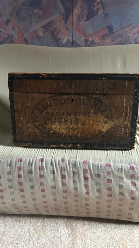 Caisse ancienne en  bois avec inscription, Enlèvement, Utilisé
