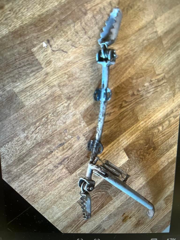 REPOSES PIEDS + BEQUILLE MINI 4 TEMPS, Motos, Enlèvement