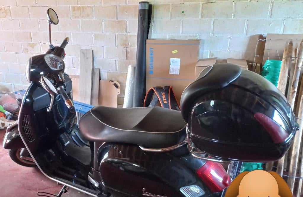 Goed onderhouden Vespa GTS 125cc, Fietsen en Brommers, Scooters | Vespa, Ophalen