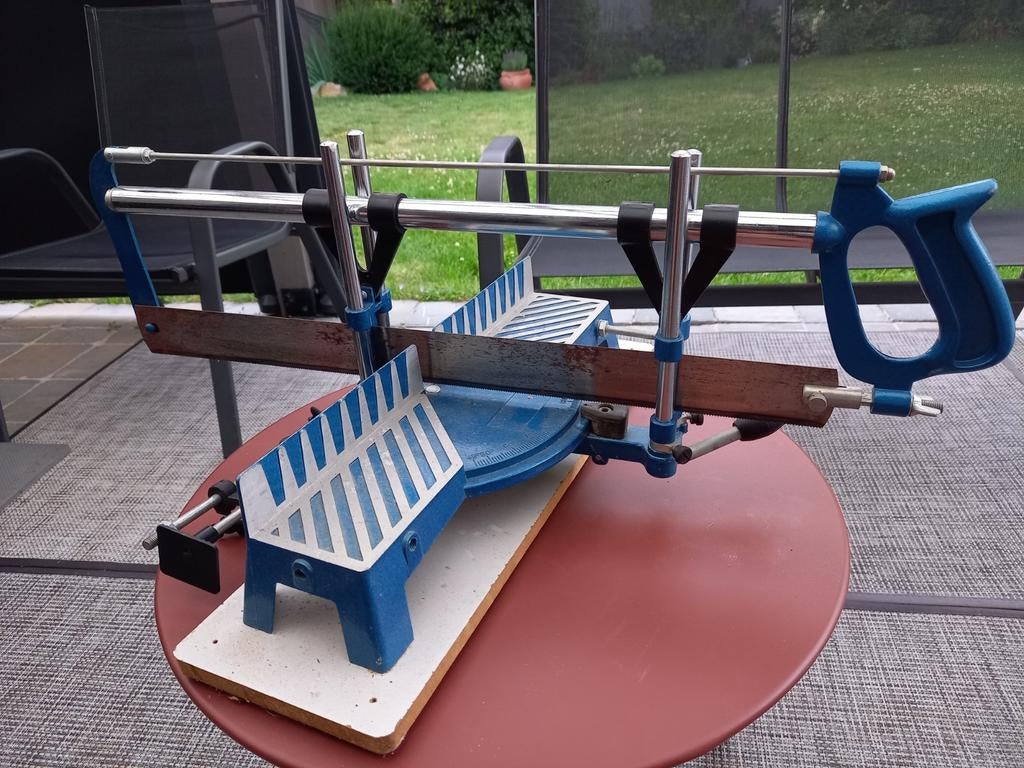 SCIE COUPE D'ANGLE, Bricolage & Construction, Enlèvement