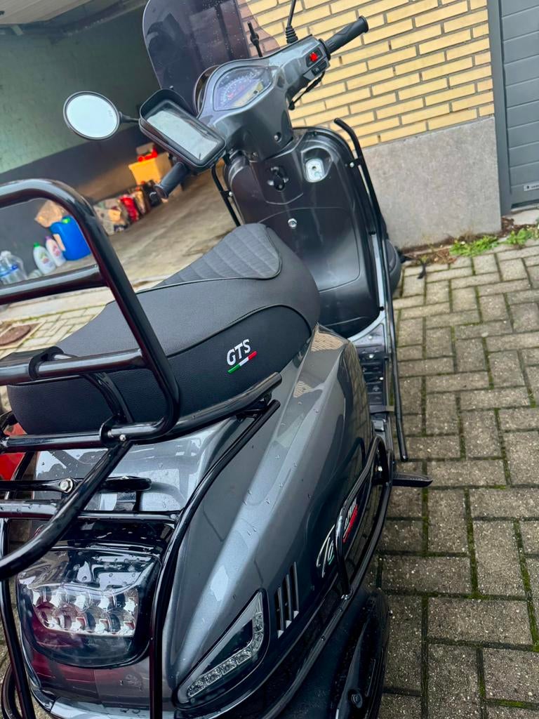 GTS Toscana 49cc (A-klasse), bouwjaar 2025., Enlèvement, Comme neuf