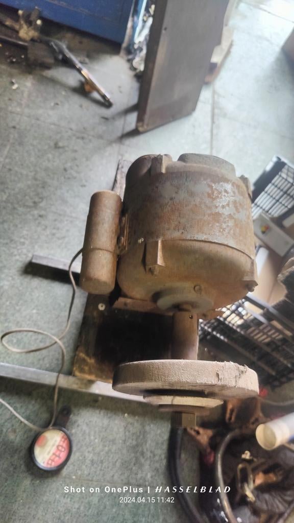 Moteur électrique avec pied, Enlèvement ou Envoi, Comme neuf