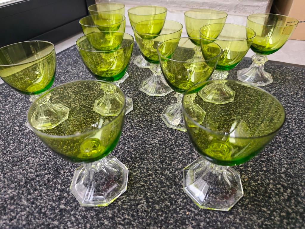 12 verres vert VSL 12,3cm (vin), Antiquités & Art, Enlèvement ou Envoi