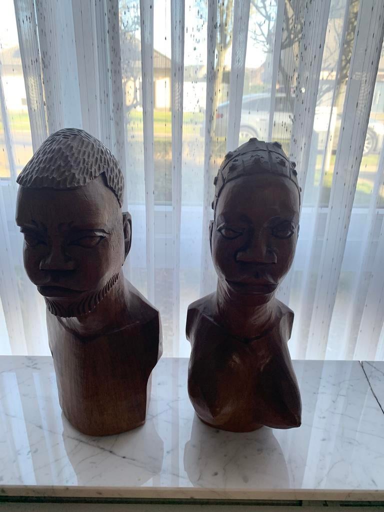 Houten afrikaanse beelden, Ophalen