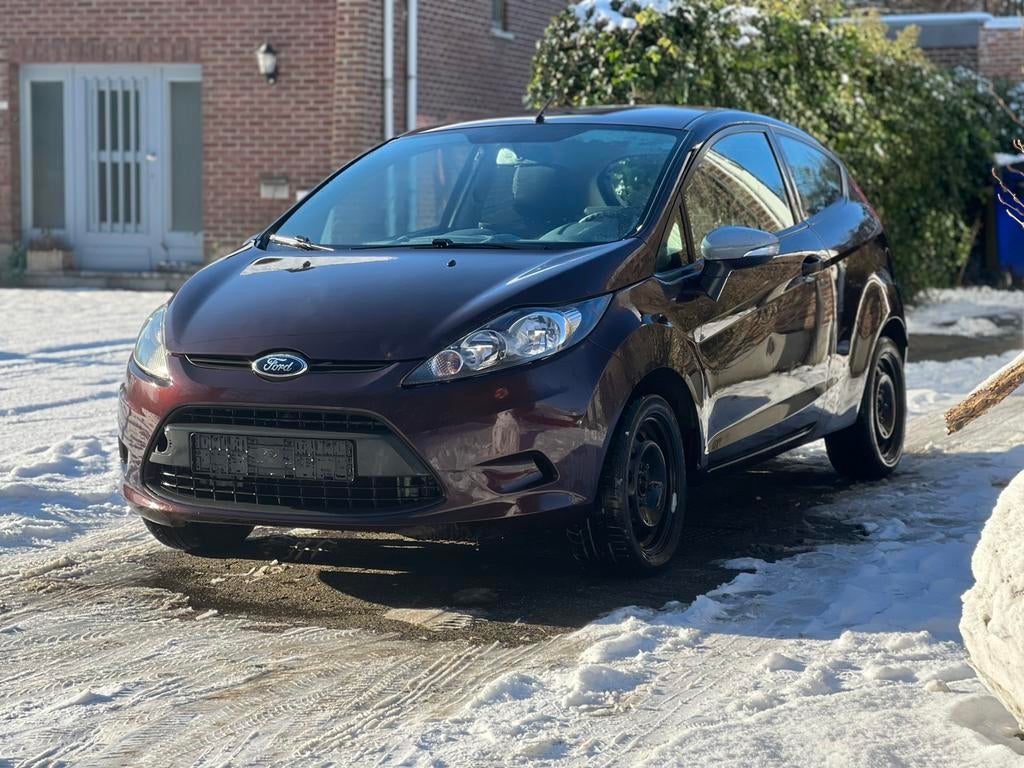Ford Fiesta essence 2011 comme ça 700€, Autos, Euro 5, Achat, Entreprise, Boîte manuelle