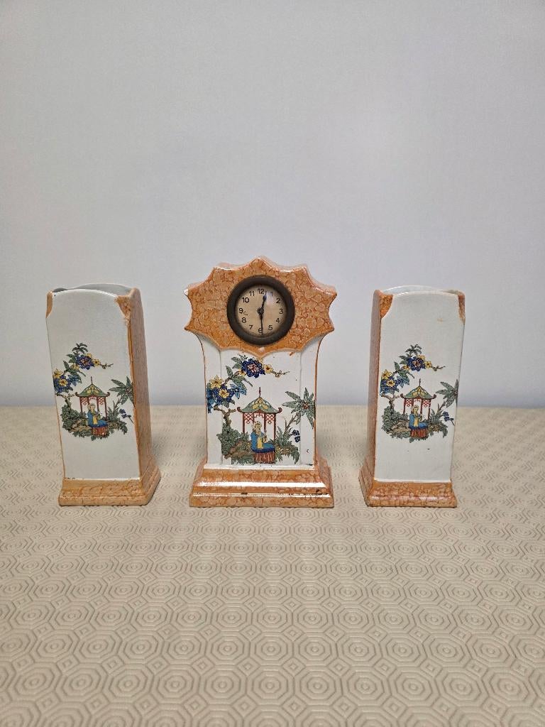 Antiek Schouwgarnituur, Enlèvement