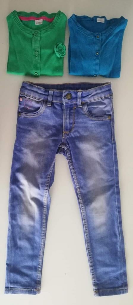 Jeans met twee cardigans maat 110-116, Enlèvement ou Envoi, Utilisé, Fille
