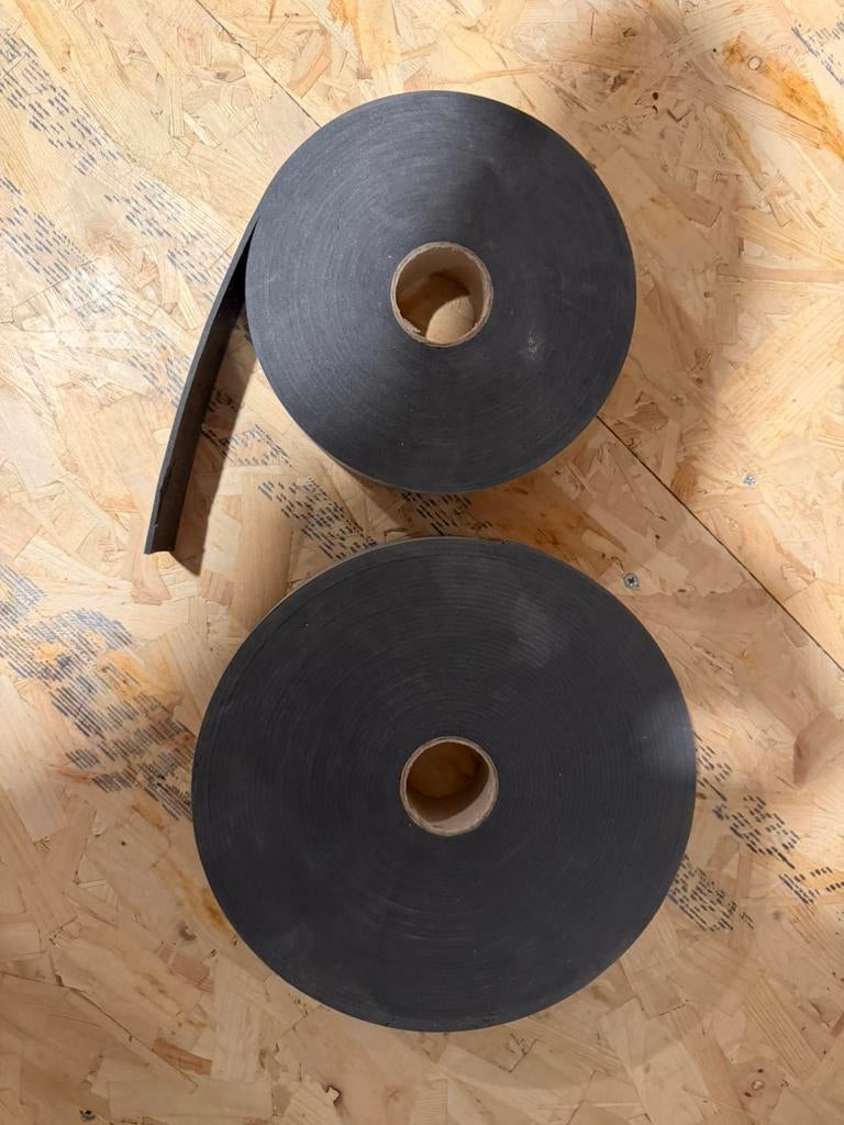 Ruban adhésif en mousse de 30m pour clou métallique de 50 mm, Bricolage & Construction, Enlèvement ou Envoi, Neuf, Autres matériaux