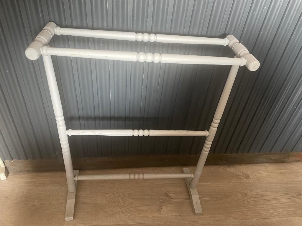 porte serviette / essuie ancien, Maison & Meubles, Enlèvement, Comme neuf, Gris, Serviette