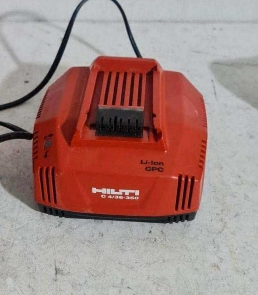 Batteries Li-Ion Hilti à chargeur rapide 14, 22, 36 volts, Bricolage & Construction, Enlèvement, Comme neuf