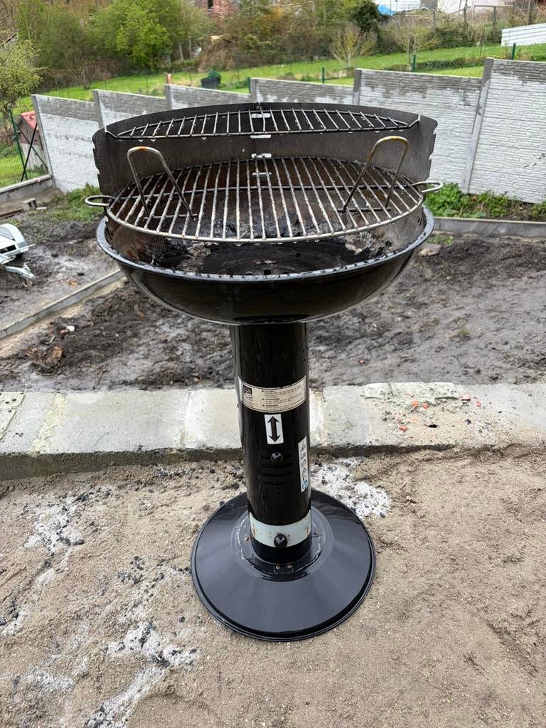 Barbecue rond central park, Jardin & Terrasse, Enlèvement, Utilisé