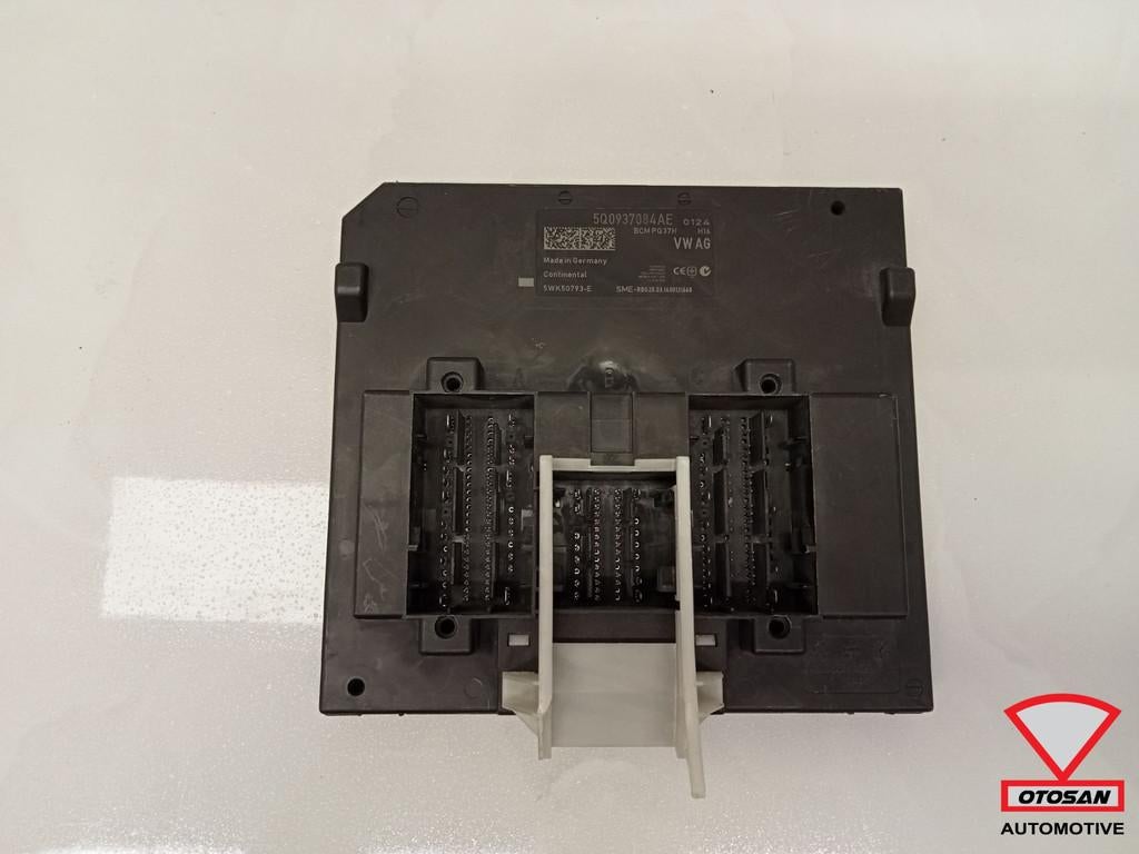 VW Audi Seat Skoda VAG BCM Bornier 5Q0937084AE, Volkswagen, Volkswagen AG, Vw@volkswagen.de, Utilisé