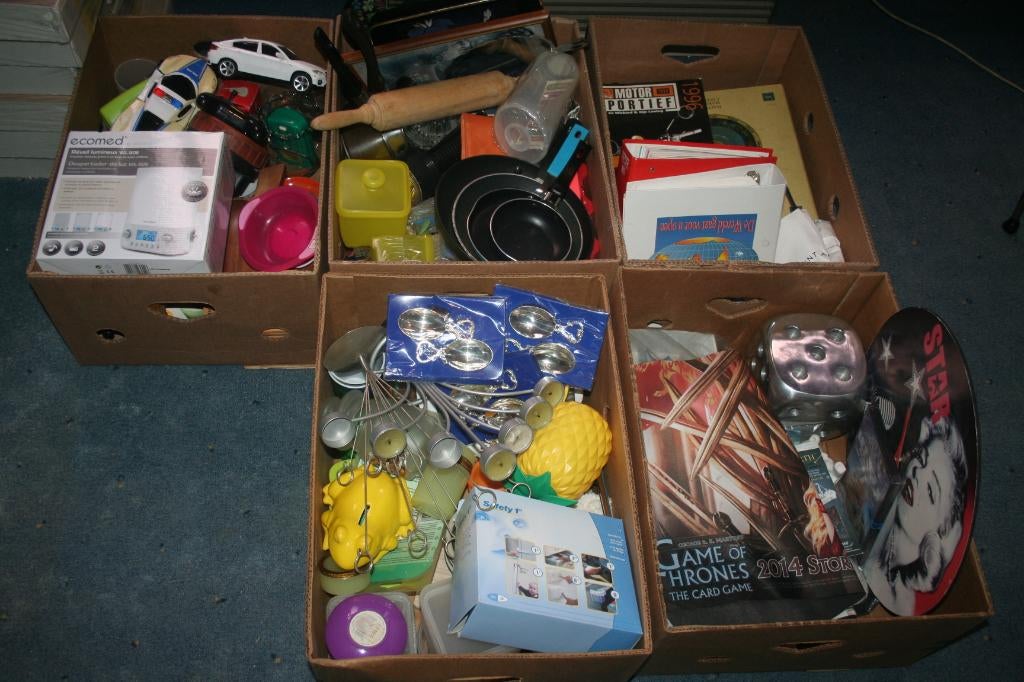 lot rommelmarkt spullen 5 banaandozen, Divers, Lots de brocante, Enlèvement