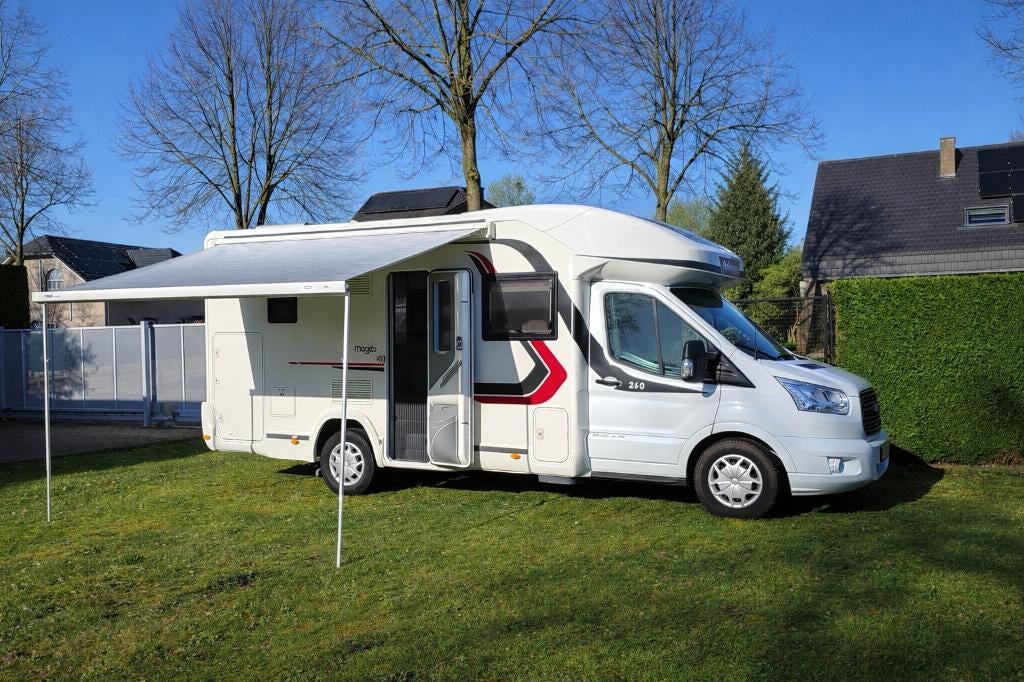 Challenger Mageo 260 – 170 pk automaat – slechts 14.500 km, Caravanes & Camping, Camping-cars, 6 à 7 mètres, Ford, Particulier