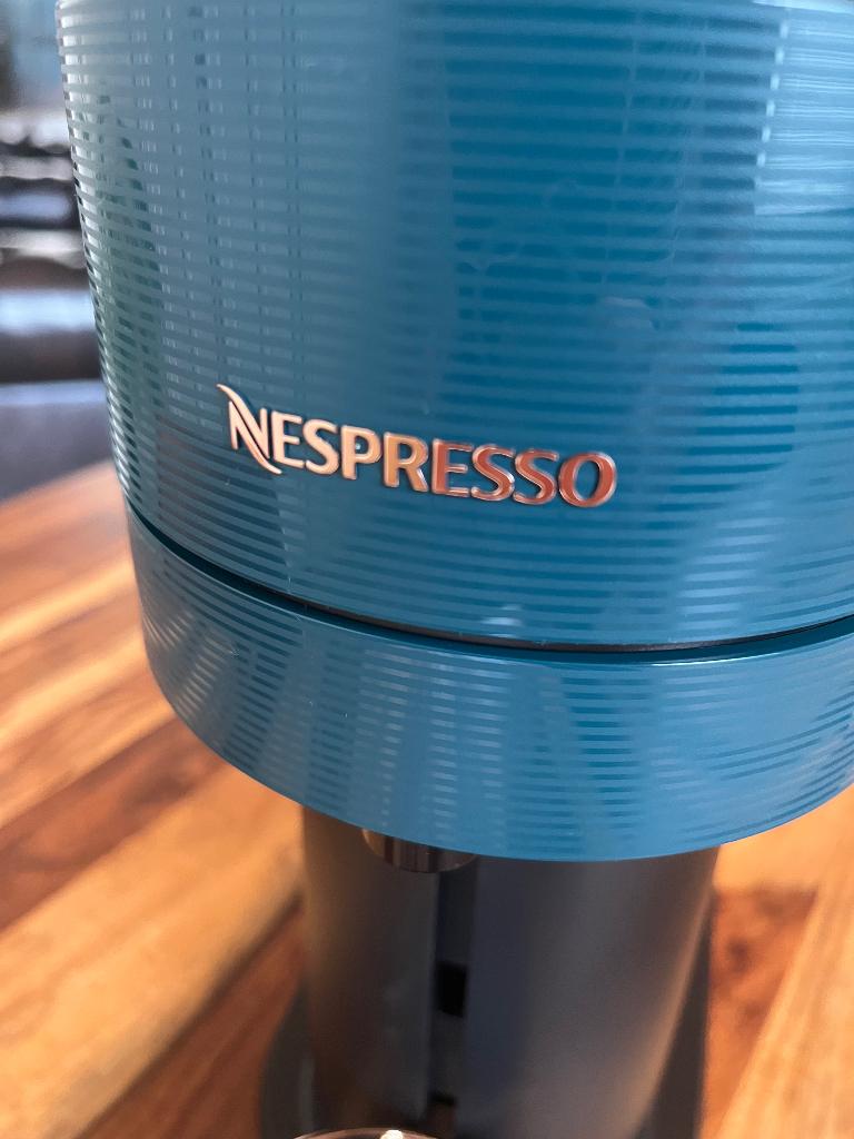 Machine à café à la recherche d'une nouvelle maison, Electroménager, Réservoir d'eau amovible, Dosettes et capsules de café, 1 tasse