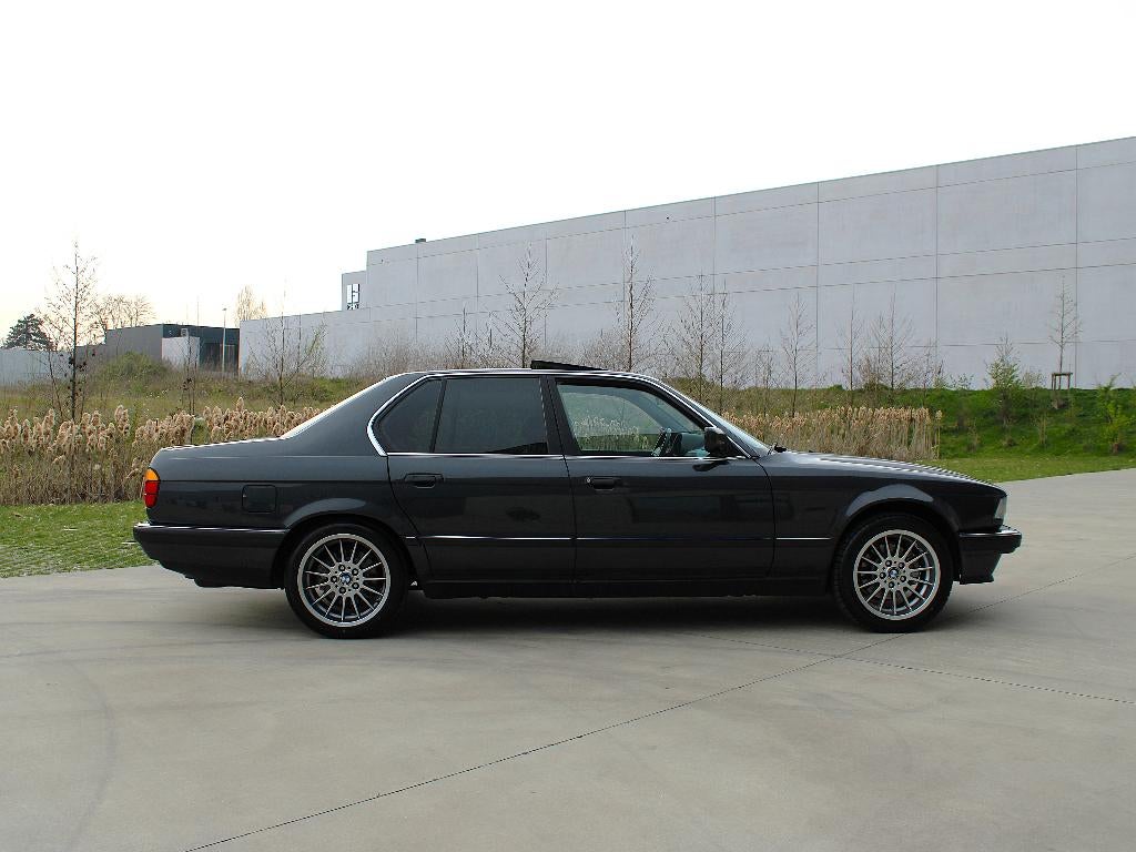 Bmw 735i E32 Oldtimer * Open dak * leder * Cruise Control, Auto's, BMW, Automaat, Achterwielaandrijving, Open dak, Leder