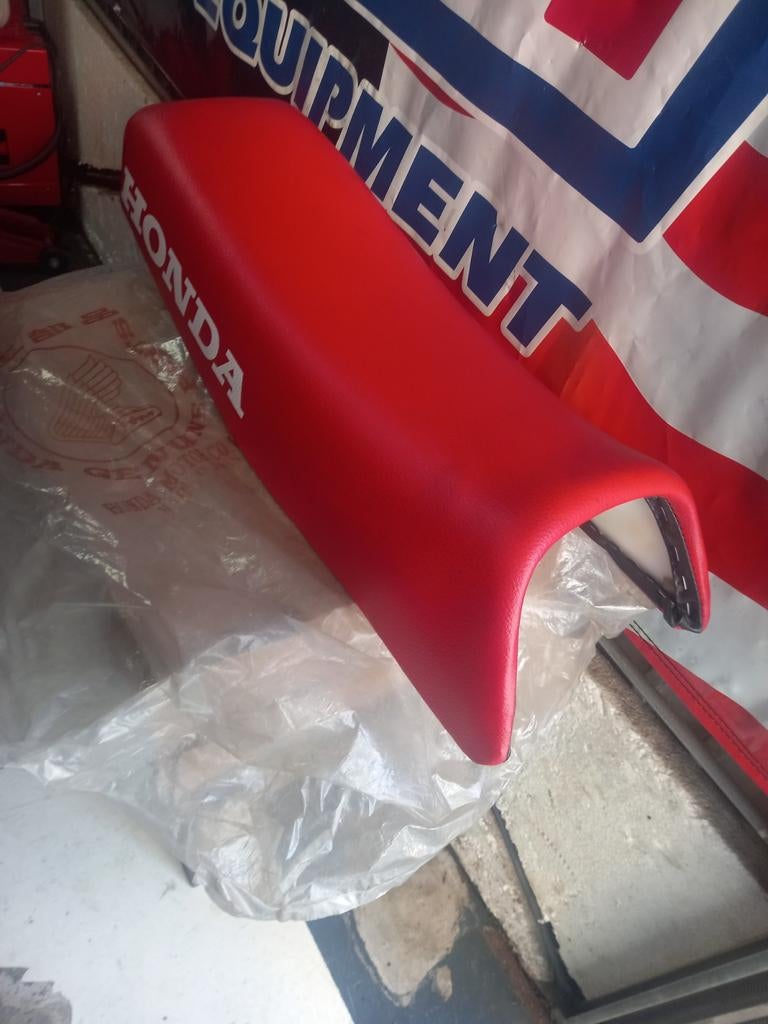 Honda mt 5/8 nos zadel, Fietsen en Brommers, Brommers | Honda, Ophalen of Verzenden