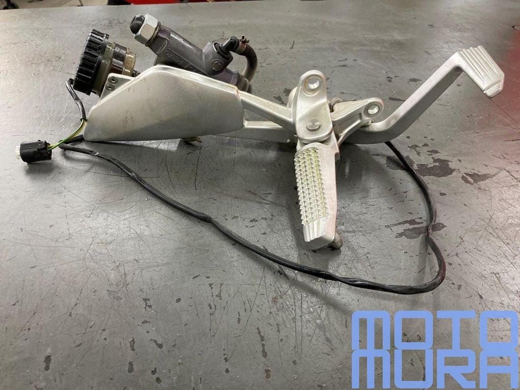 Voetsteun rechts voor de BMW K 1200 S 2004 - 2008 K1200S K12, Motoren, Gebruikt, -, -, Ophalen of Verzenden