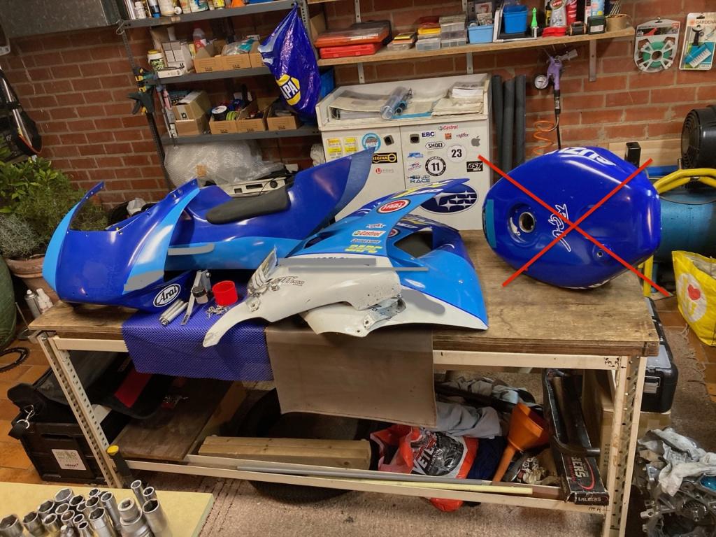 Suzuki RGV20 VJ22 | Kuipwerk voor volledige rupsbanden, Motoren, Onderdelen | Suzuki, Gebruikt, Ophalen