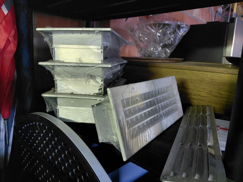 Grille d aération reglabe, Bricolage & Construction, Enlèvement, Neuf, Autres matériaux, 4 à 8 cm