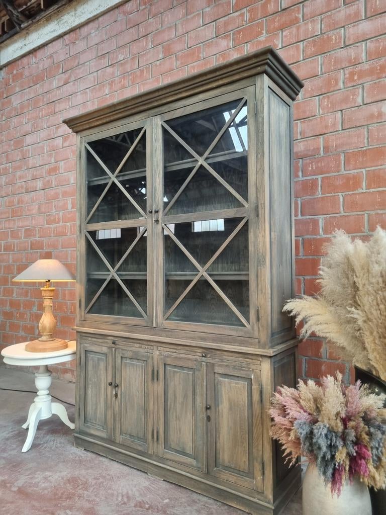 Eiken buffetkast/vitrinekast art:72/26