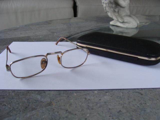 Lunette, optique M.Dandois  dans sa boîte, pour dame, Collections, Envoi, Comme neuf