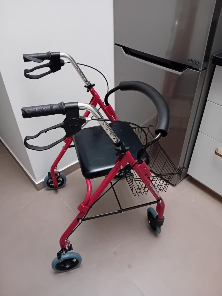 Rollators
Mobiclinic Alhambra Rollator - Opvouwbaar - Verste, Diversen, Rollators, Ophalen, Opvouwbaar