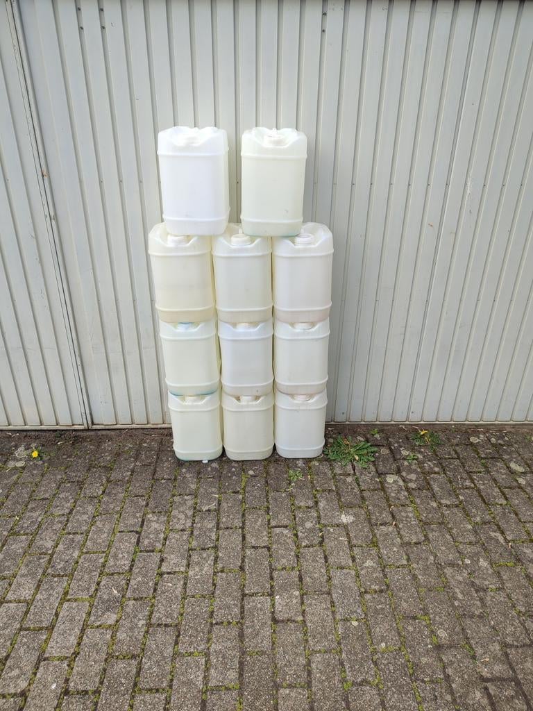 Jerrycan 20 liter, Ophalen