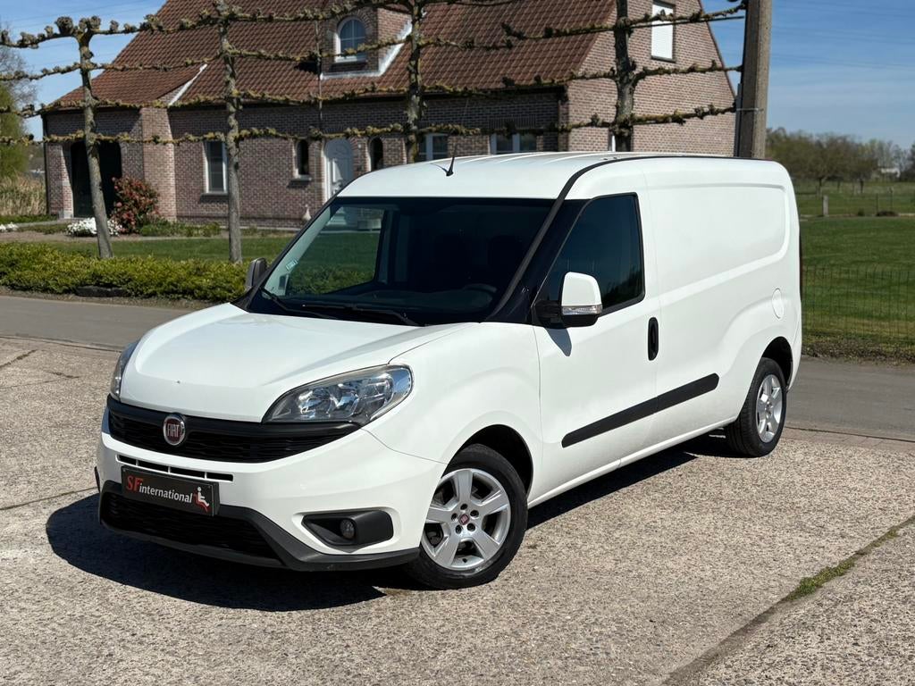 Fiat Doblo Maxi 1.6D Multijet 3zit Airco Navi Parksens Euro6, Auto's, Fiat, 4 deurs, Wit, Bedrijf, Te koop