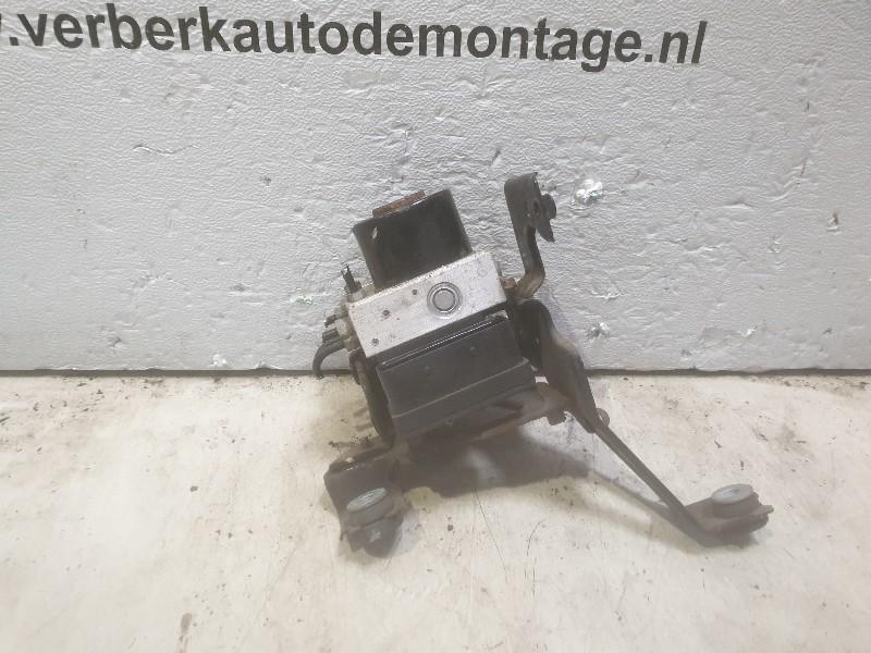 BLOC ABS (FREINS ANTI-BLOCAGE) Zafira (M75) (13-157-576), Utilisé, Opel