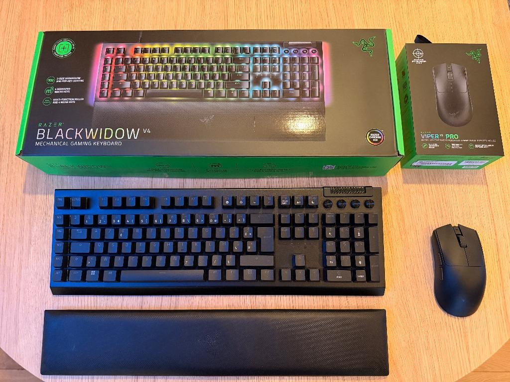 Combo clavier / souris RAZER BLACKWIDOW V4 + VIPER 3 PRO, Computers en Software, RAZER, Ophalen of Verzenden, Toetsenbord en muis-set