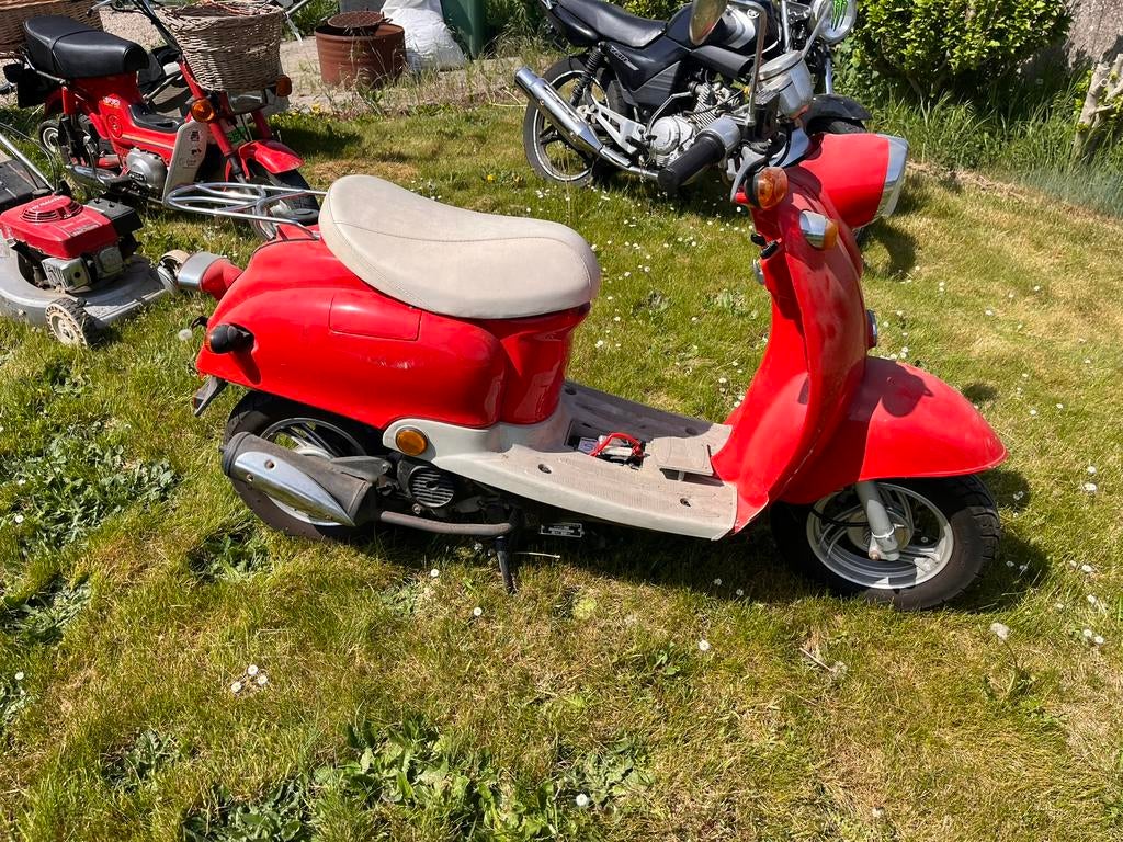 Chinese scooter, Fietsen en Brommers, Ophalen, Gebruikt, 49 cc, Benzine
