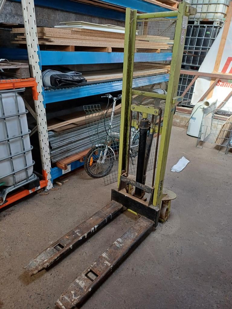 Transpalet / handmatige stapelaar, Ophalen