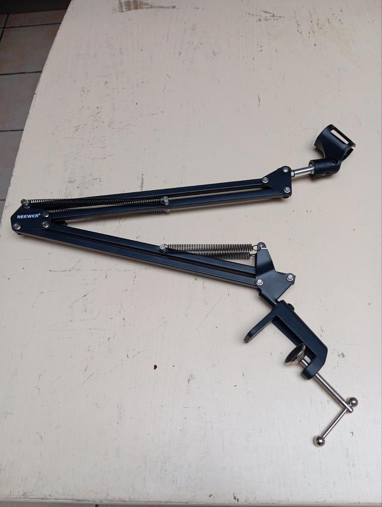 Bras de micro articulé NEEWER avec pince de table – parfait, TV, Hi-fi & Vidéo, Support de télévision, Enlèvement ou Envoi