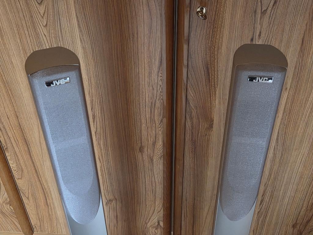 JVC Staande speakers in perfecte  staat, Audio, Tv en Foto, Luidsprekerboxen, Ophalen, JVC, Zo goed als nieuw, 60 tot 120 watt