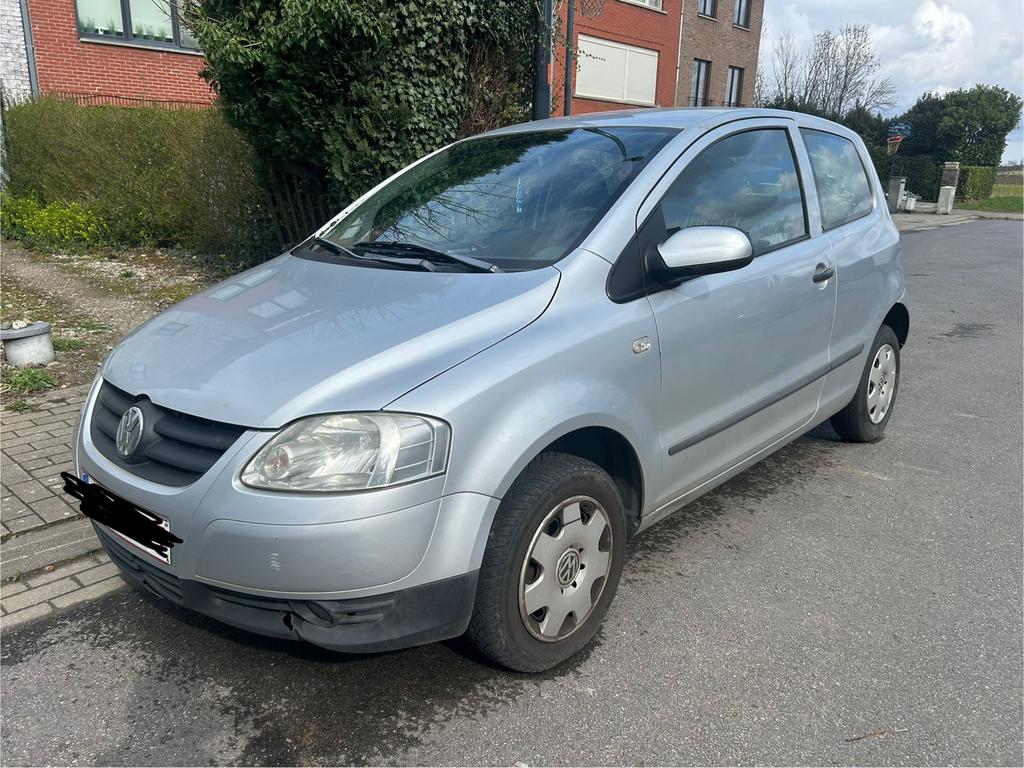 Vw fox 2006 1.4 essence, Autos, Volkswagen, Argent ou Gris, Achat, Boîte manuelle, Noir