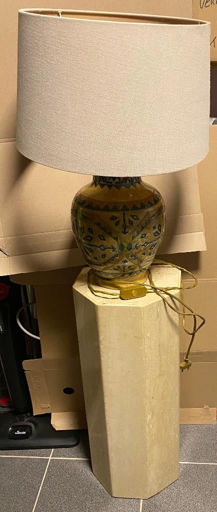 staanlamp op marmeren zuil, Enlèvement