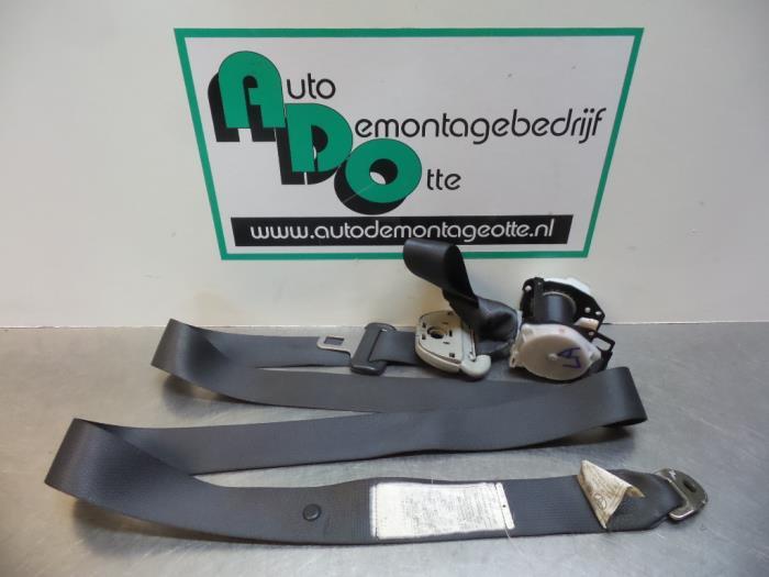 Ceinture de sécurité arrière gauche d'un Toyota Corolla V, -, Toyota, Utilisé, -