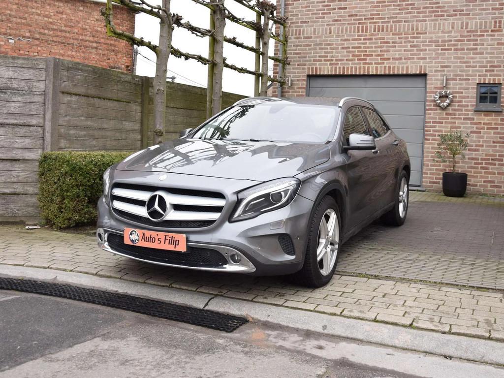 Mercedes-Benz GLA 200 MERCEDES-BENZ GLA MET !LUXE OPTIES!, Auto's, Mercedes-Benz, Automaat, Lichtsensor, Gebruikt, 4 cilinders