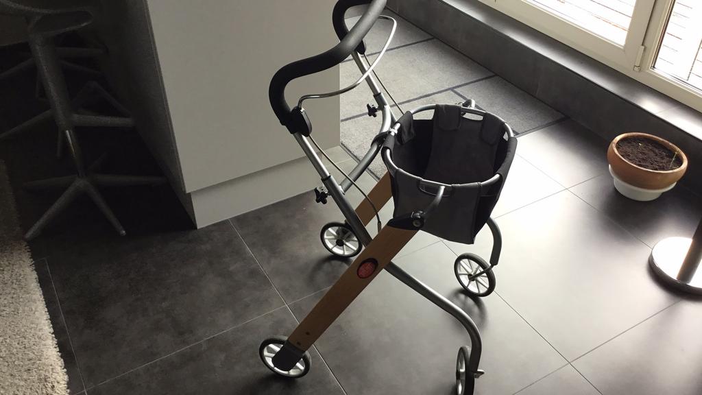 Rollator Trust care, Ophalen of Verzenden, Lichtgewicht, Zo goed als nieuw