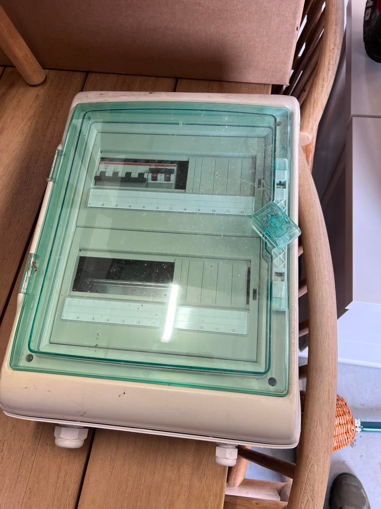 Electriciteitskast met toebehoren, Doe-het-zelf en Bouw, Ophalen, Zo goed als nieuw, Stopcontact