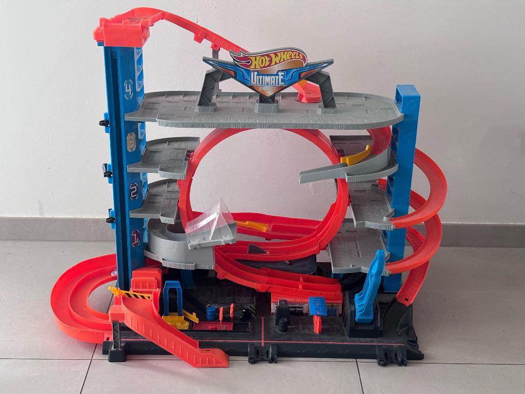Hot wheels garage (hendel om auto’s af te schieten is stuk), Kinderen en Baby's, Speelgoed | Racebanen, Ophalen, Hot Wheels, Handmatig