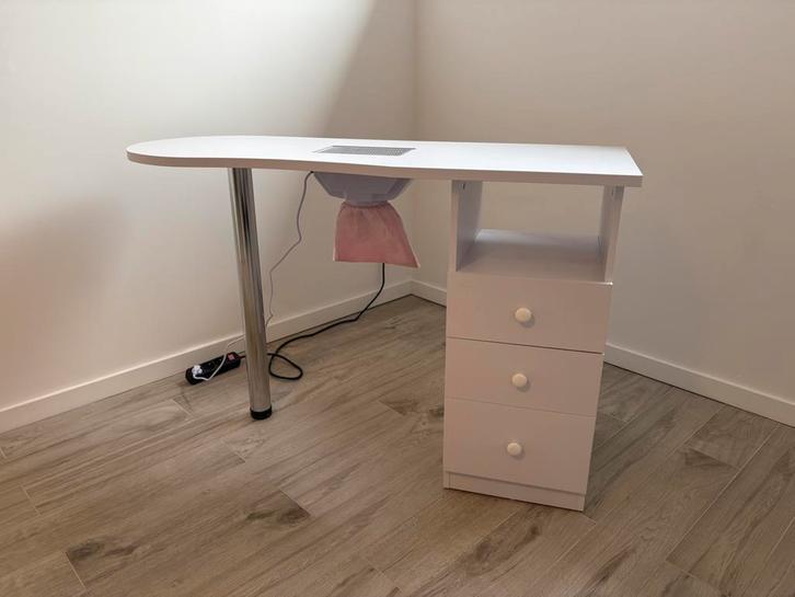 manicure tafel, Elektronische apparatuur, Persoonlijke Verzorgingsapparatuur, Ophalen, Zo goed als nieuw