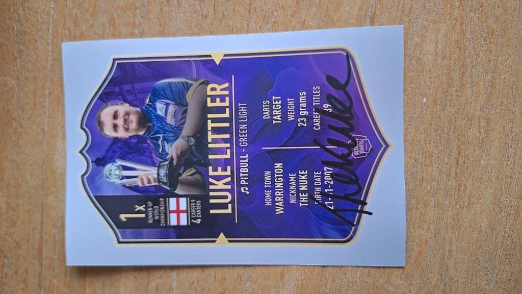 Foto Luke Littler met handtekening (print) #2 Darts, Sport en Fitness, Darts, Verzenden, Nieuw, Overige typen