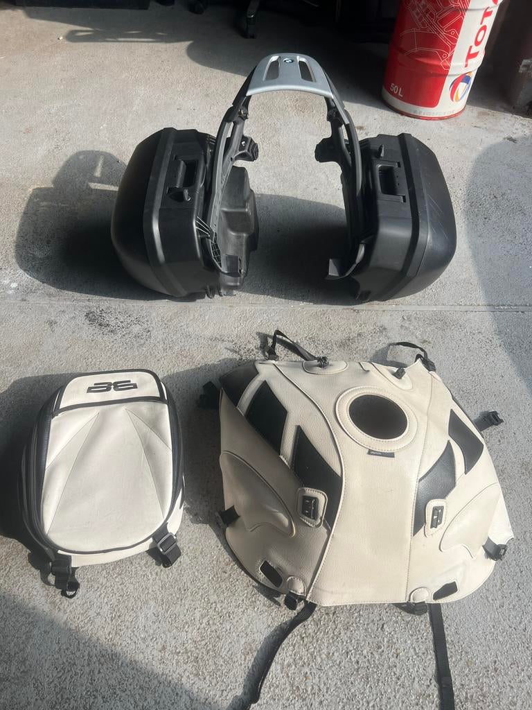 Bagagerie bmw rockster, Enlèvement