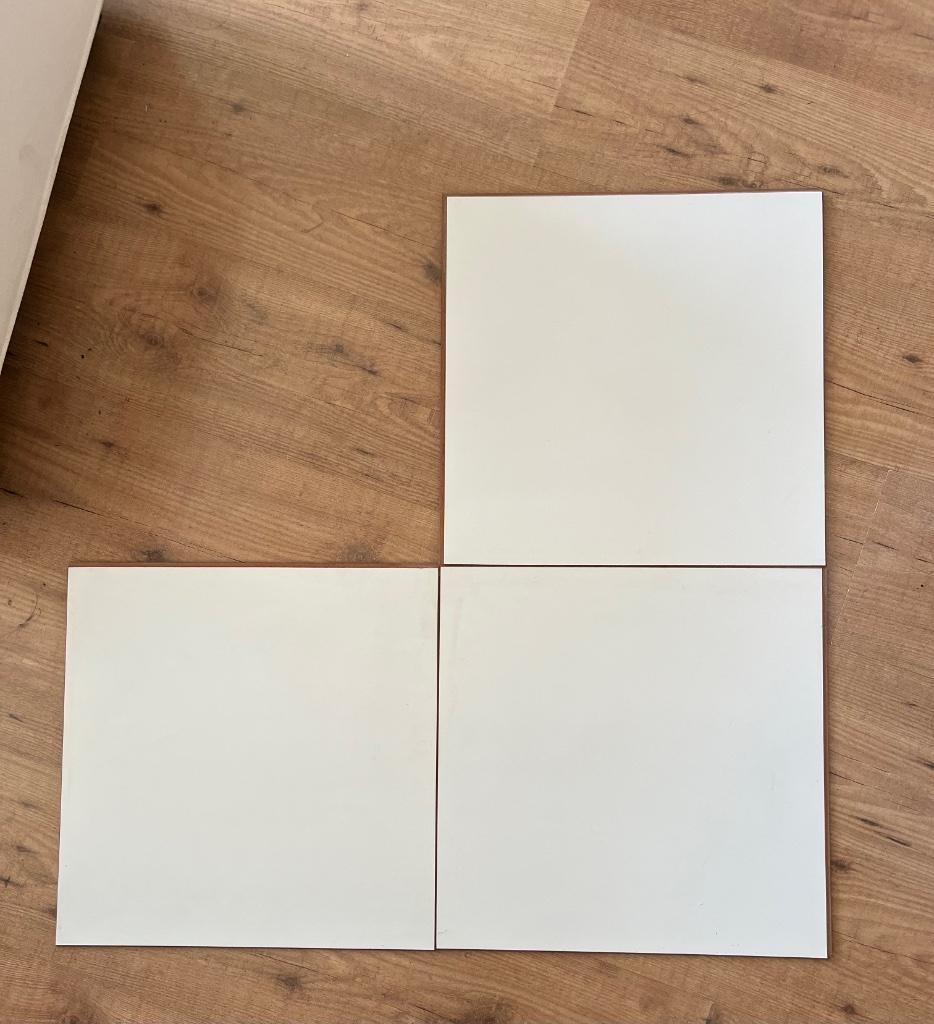 Dalles blanches pour couvrir murs ou plafonds., Bricolage & Construction, 30 cm ou plus, Enlèvement, Utilisé, Bois