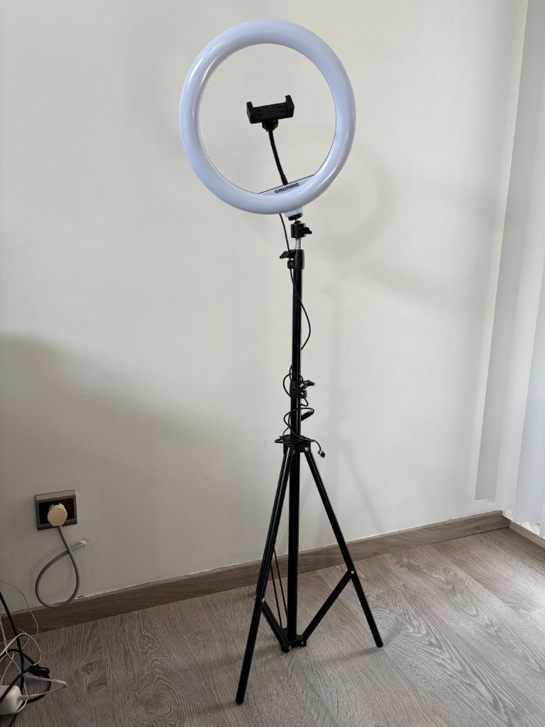 Grundig ringlamp met statief, Enlèvement, Neuf