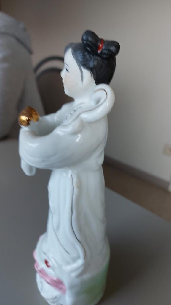 Chinees porselein  beeldje, Antiek en Kunst, Ophalen