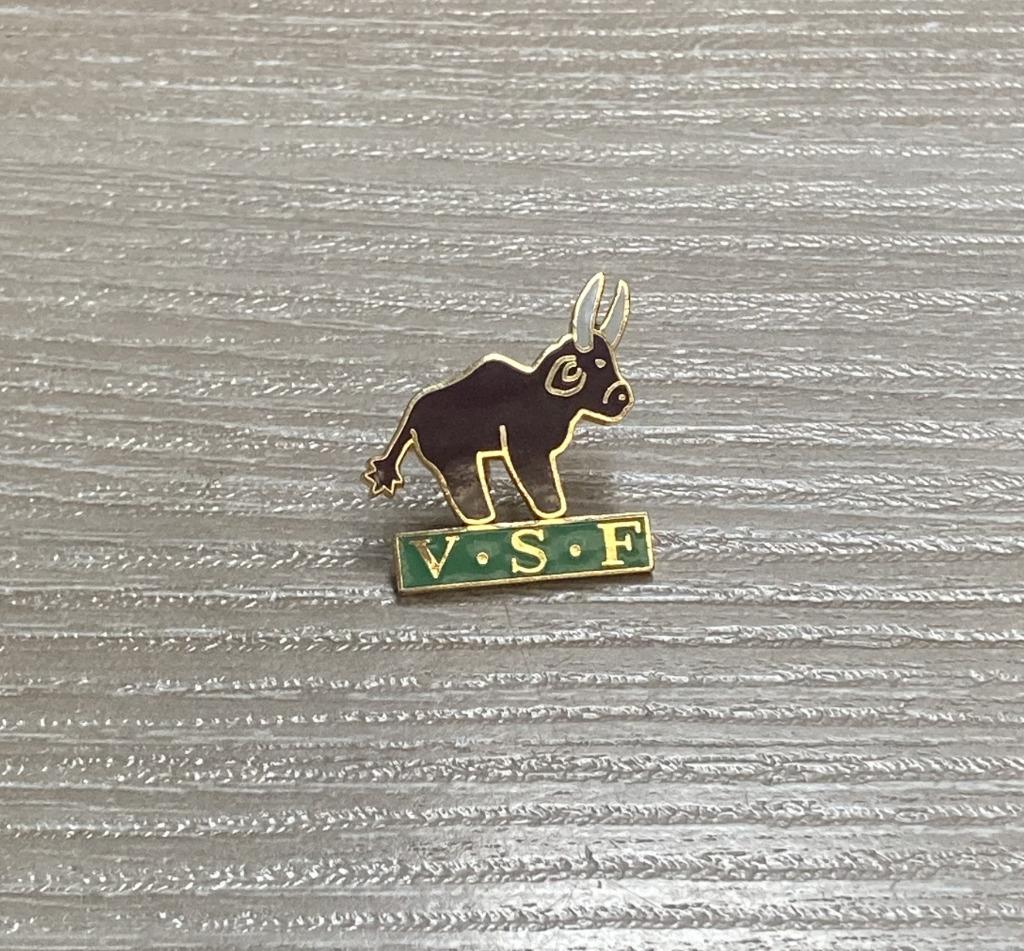 PIN - VSF - KOE - VACHE, Verzenden, Gebruikt, Dier of Natuur, Speldje of Pin